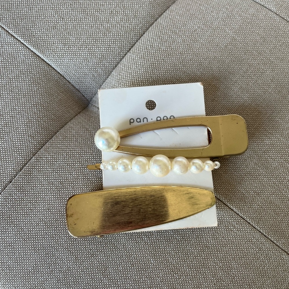 3 PIECE PEARL HAIR BARRETTE SET